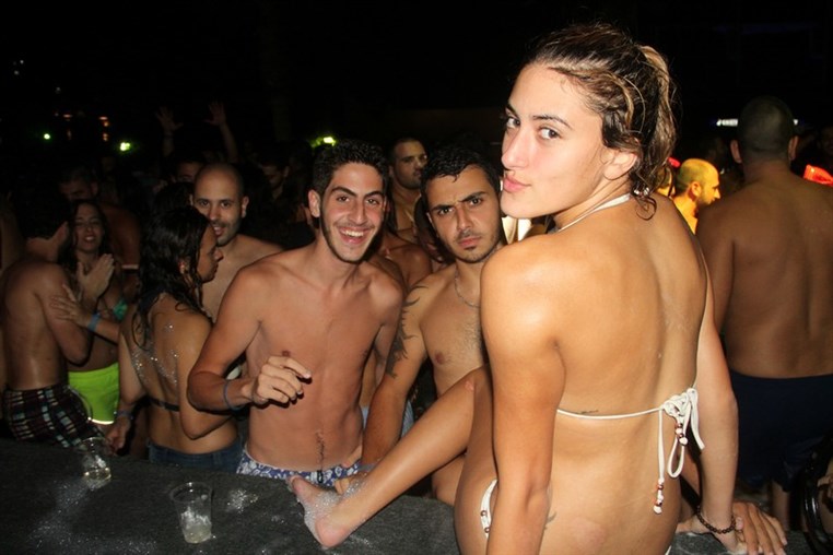 Lebanon Largest FOAM Party 3 (1)